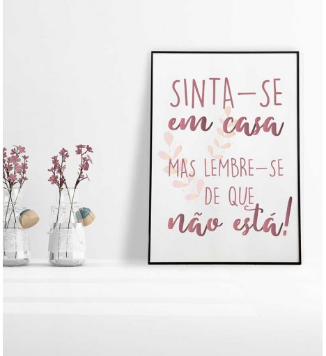 Quadro Sinta-se em casa, em tons de roxo claro e branco