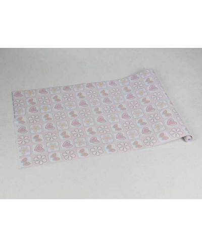 Papel de parede com fundo rosa claro, com quadrados em brancos flores e borboletas em tons de azul - 143