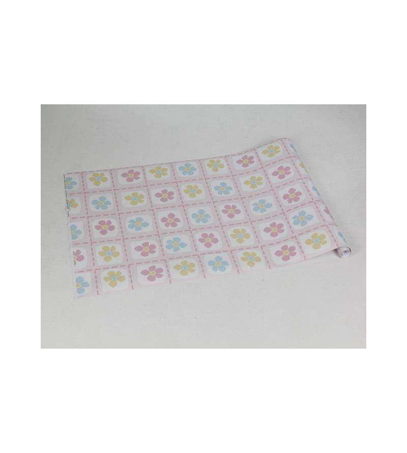 Papel de parede com fundo rosa claro, com quadrados em brancos flores nos tons de azul, amaredelo e pink - Infantil144