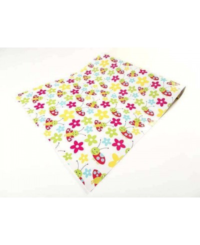 Papel de parede em tons rosa, verde, amarelo, azul e com fundo branco - Infantil 162
