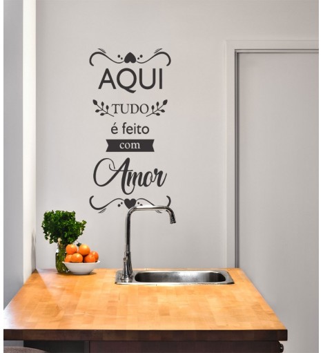 Adesivo autocolante "Aqui tudo é feito com amor"
