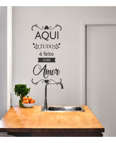 Adesivo autocolante "Aqui tudo é feito com amor"
