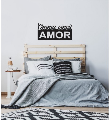Adesivo autocolante "Omnia vincit amor"