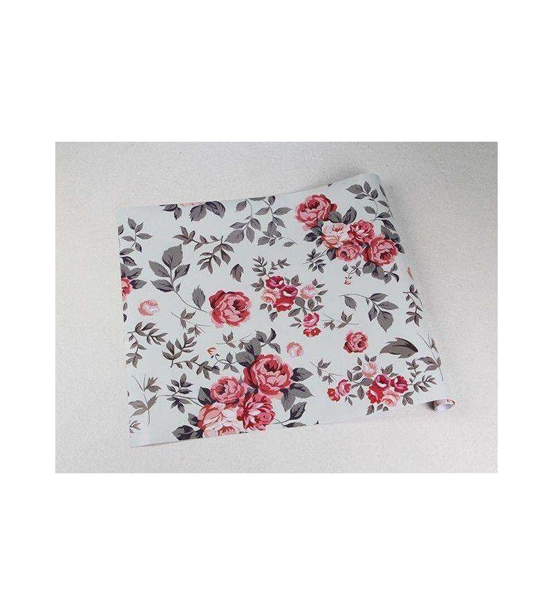 Papel de parede floral romance vermelho, rosa e cinza com fundo azul acinzentado