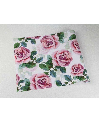 Papel de parede floral outonal rosa e verde e fundo branco Papel de parede floral outonal rosa e verde e fundo branco