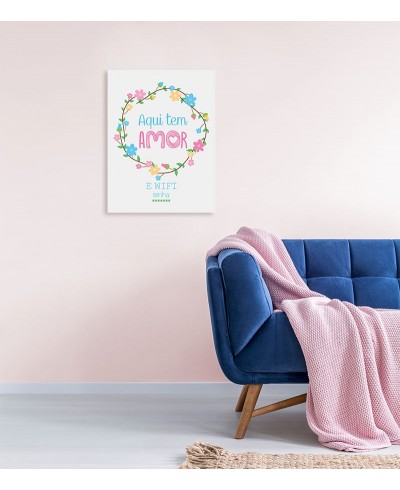 Pôster escrito "Aqui tem Amor e wifi"