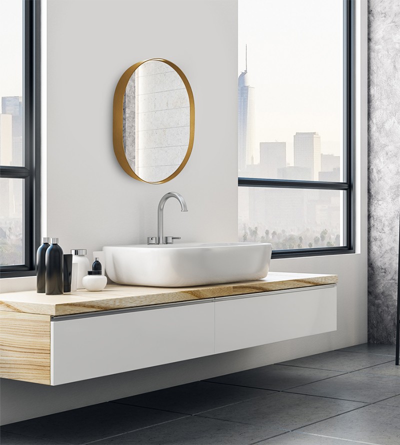 Espelho Oval com Moldura Dourada