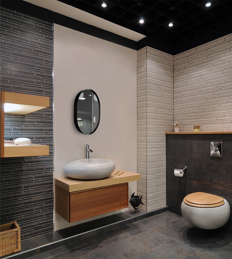 Espelho Oval com Moldura Preta