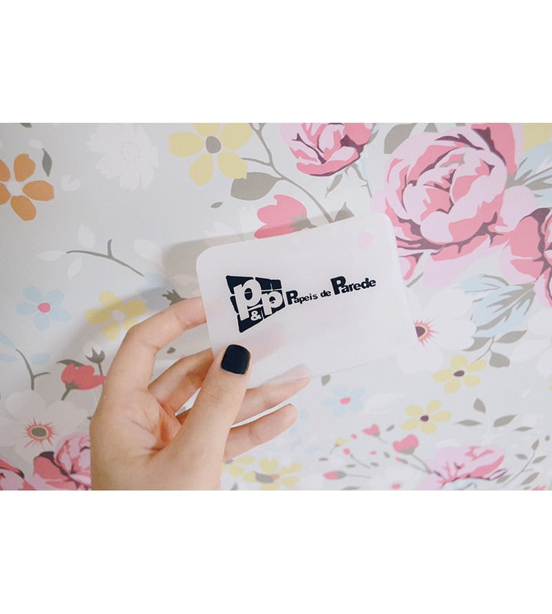 Papel de parede romântico cor rose, branco, verde musgo, amarelo e fundo verde acinzentado