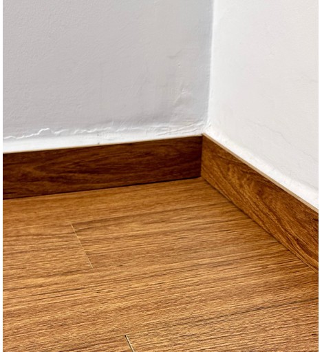 Rodapé de Madeira Alta...