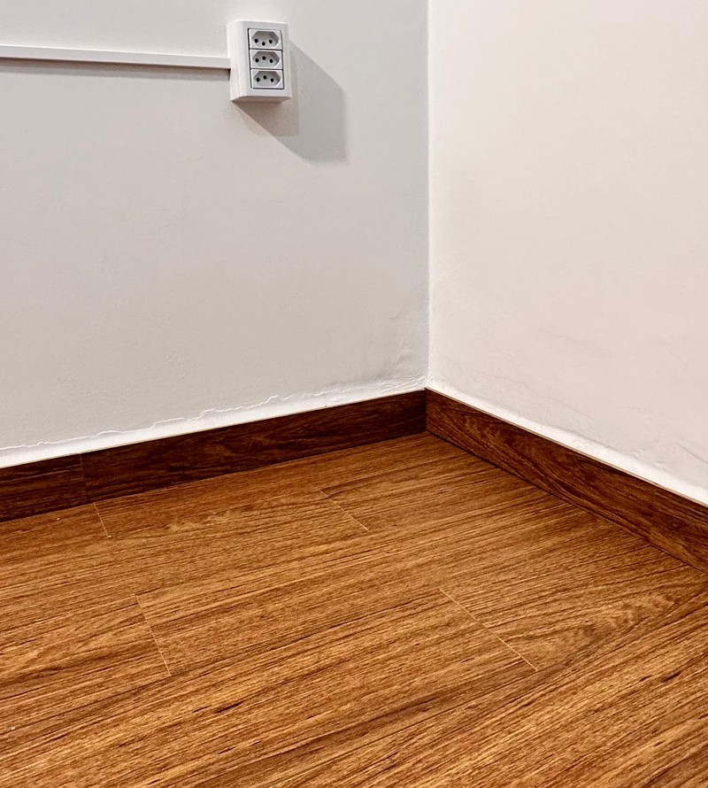 Rodapé de Madeira Alta Qualidade