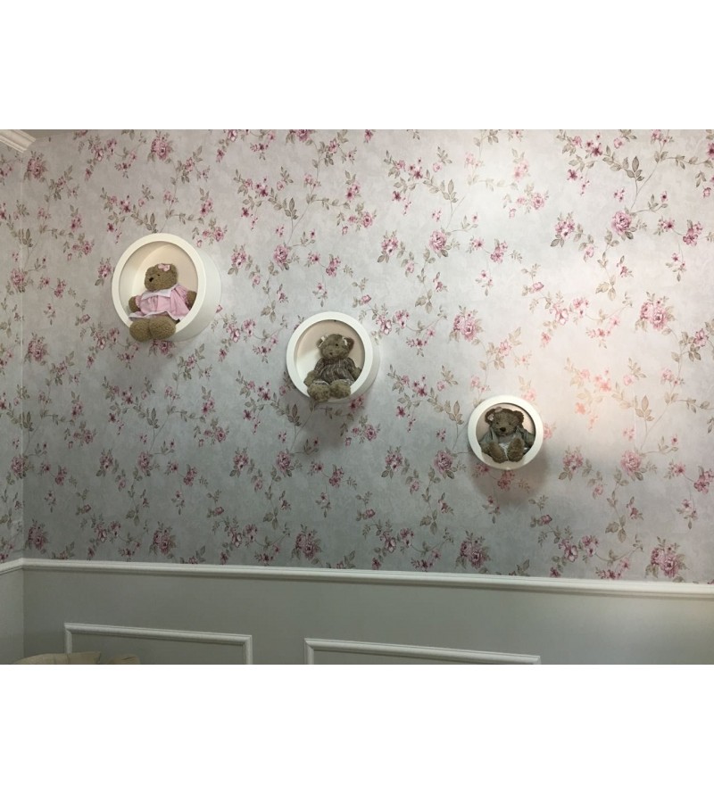 Papel de parede com tons de verde e detalhes em rosa