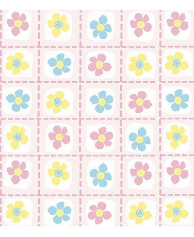 Papel de parede com fundo rosa claro, com quadrados em brancos flores nos tons de azul, amaredelo e pink - Infantil144