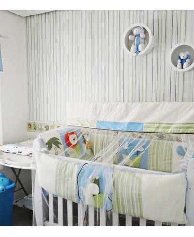 Papel de parede listrado de verde, verde oliva e branco