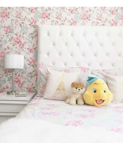 Papel de parede romântico rosa, verde e cinza com fundo bege