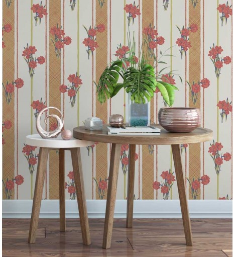 Papel de parede floral tons de carmim, escarlate e vermelho, fundo em bege e laranjas com detalhes verde musgo.
