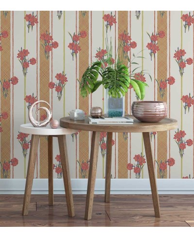 Papel de parede floral tons de carmim, escarlate e vermelho, fundo em bege e laranjas com detalhes verde musgo.