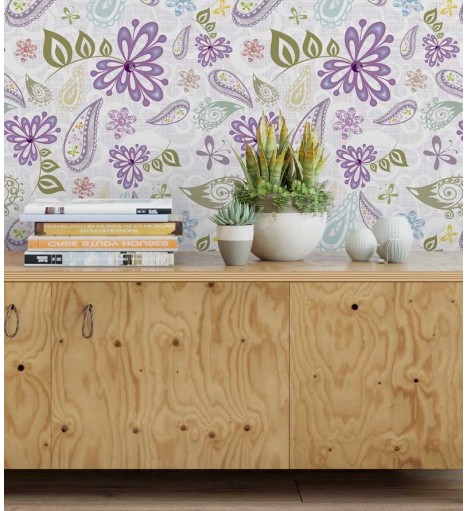 Papel de parede com fundo roxo claro e branco, desenhos em tons de roxo, verde, azul e amarelo - Floral 90