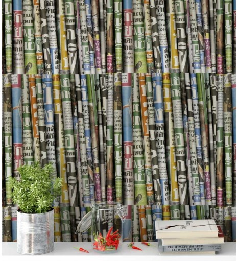 Papel de parede no modelo jornal dobrado, em cores variadas, azul, laranja, vermelho, verde, preto - Jornal 14