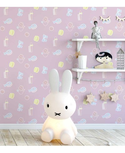 Papel de parede com fundo rosa claro, detalhes em branco e tons de rosa e marrom - Infantil 141