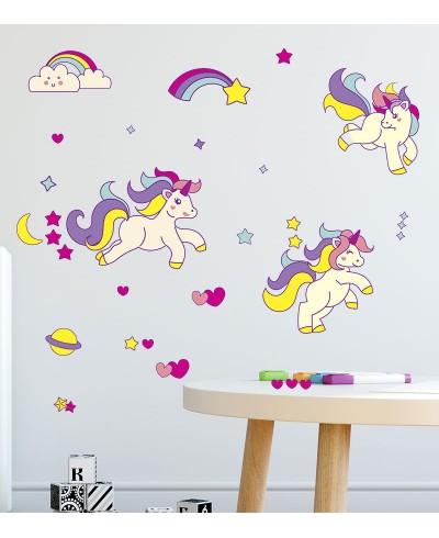 Sticker com 3 unicórnios, corações e estrelas coloridas infantis