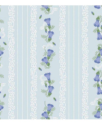 Papel de parede floral com fundo azul claro e detalhes branco, flores em tons de azul com galhos verde - Encanto 18